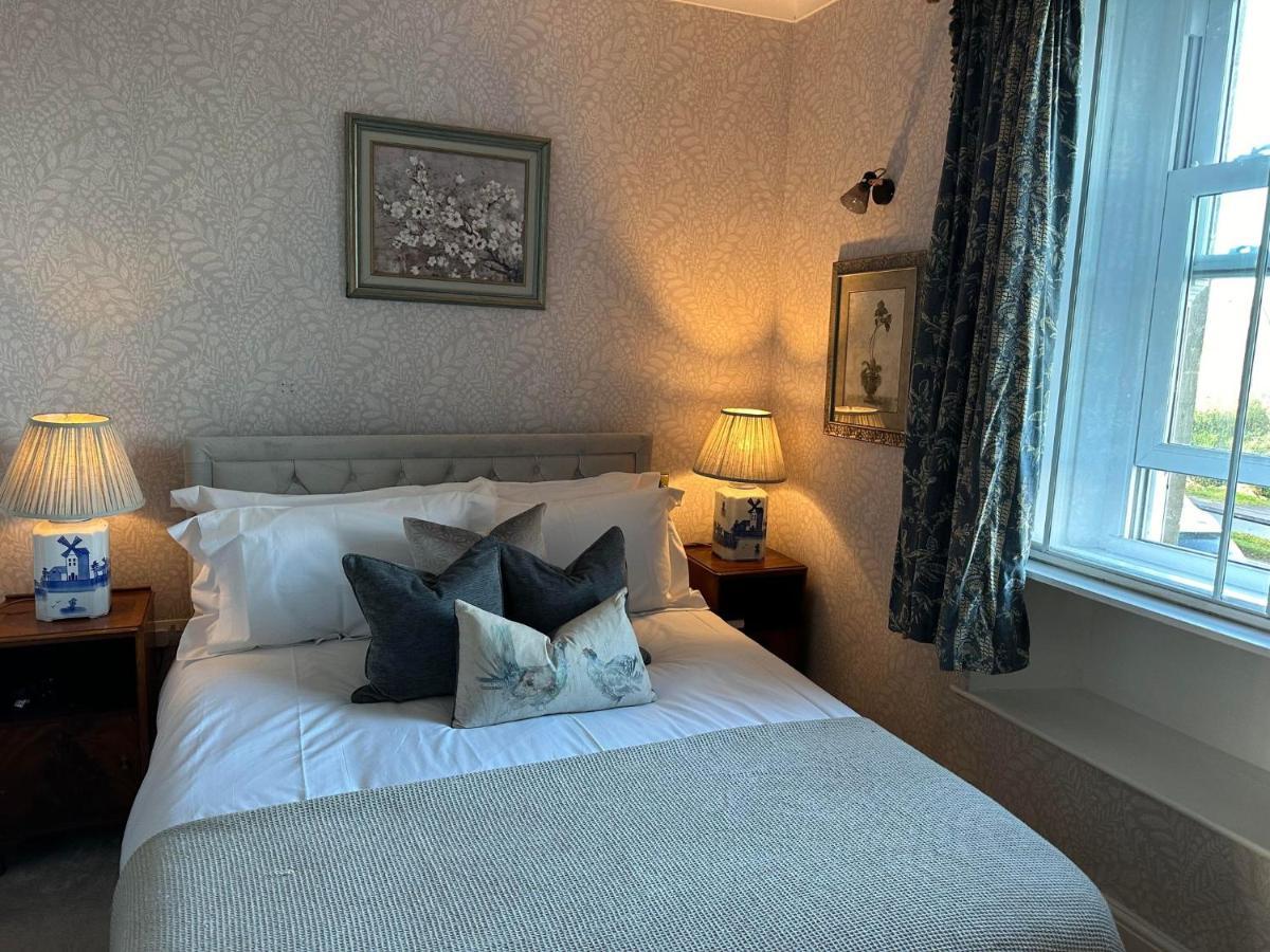 Burford Lodge Hotel - Adults Only ภายนอก รูปภาพ